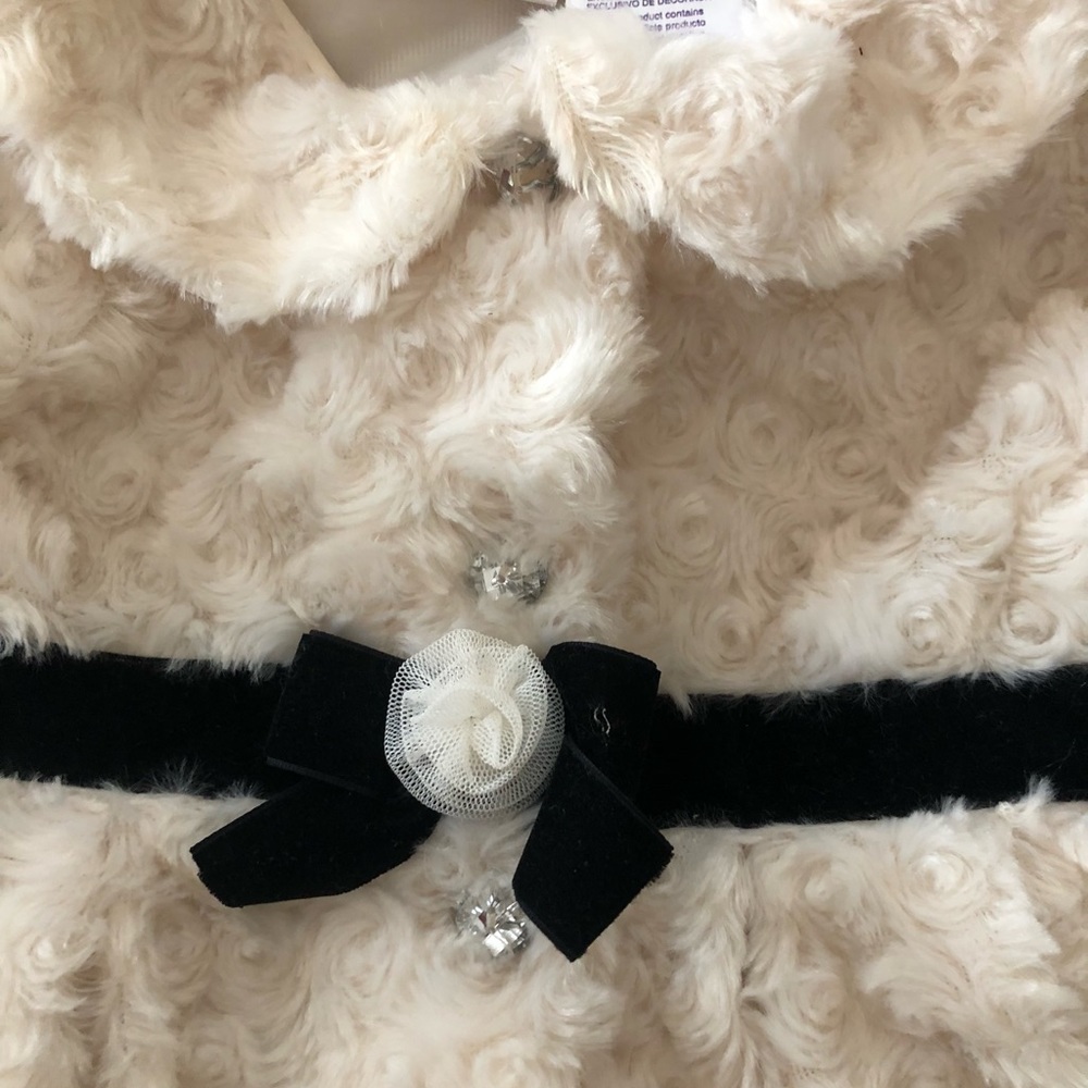 BLUEBERRY BOULEVARD Cream Color Faux Fur Coat Black Bow & Rhinestone Buttons 3T - Picture 2 of 3